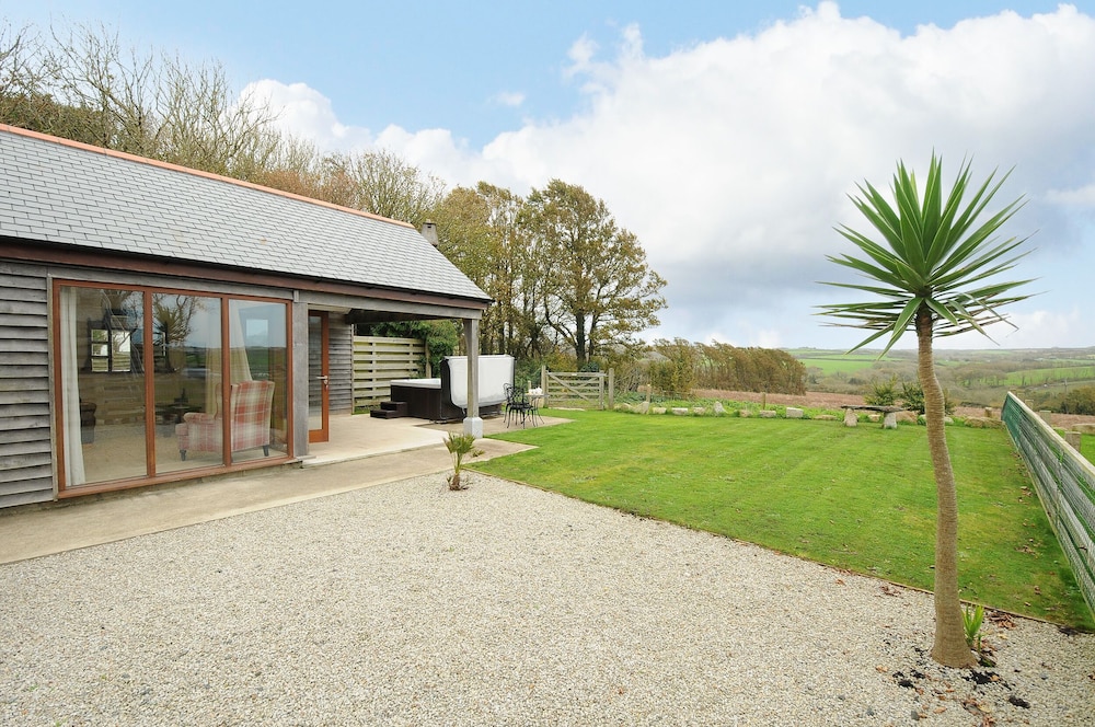 Pol Glas Cabin