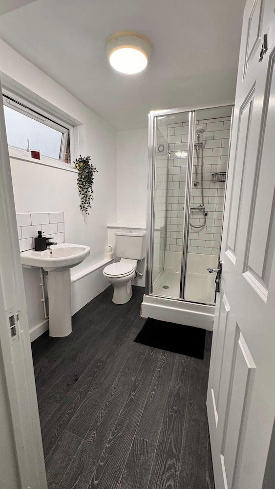 Spacious Sheffield Lodge