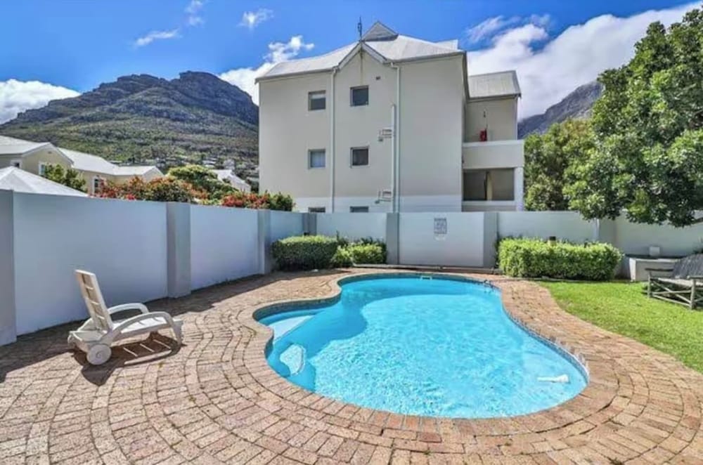 2 Bedroom Ground Floor Apartment Princess Beach Club Houtbay