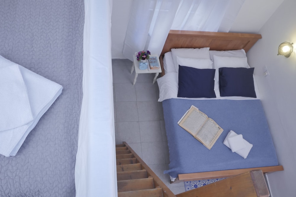 Allenby 2 Bed & Breakfast