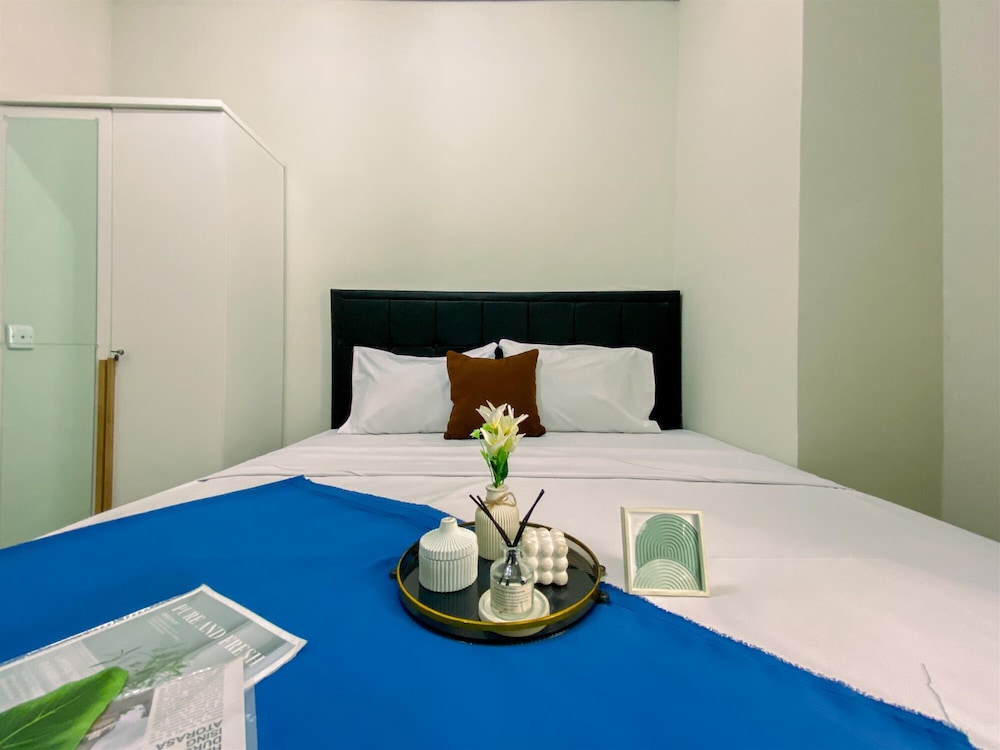 Full Furnished And Homey 3Br Apartment Nifarro Park