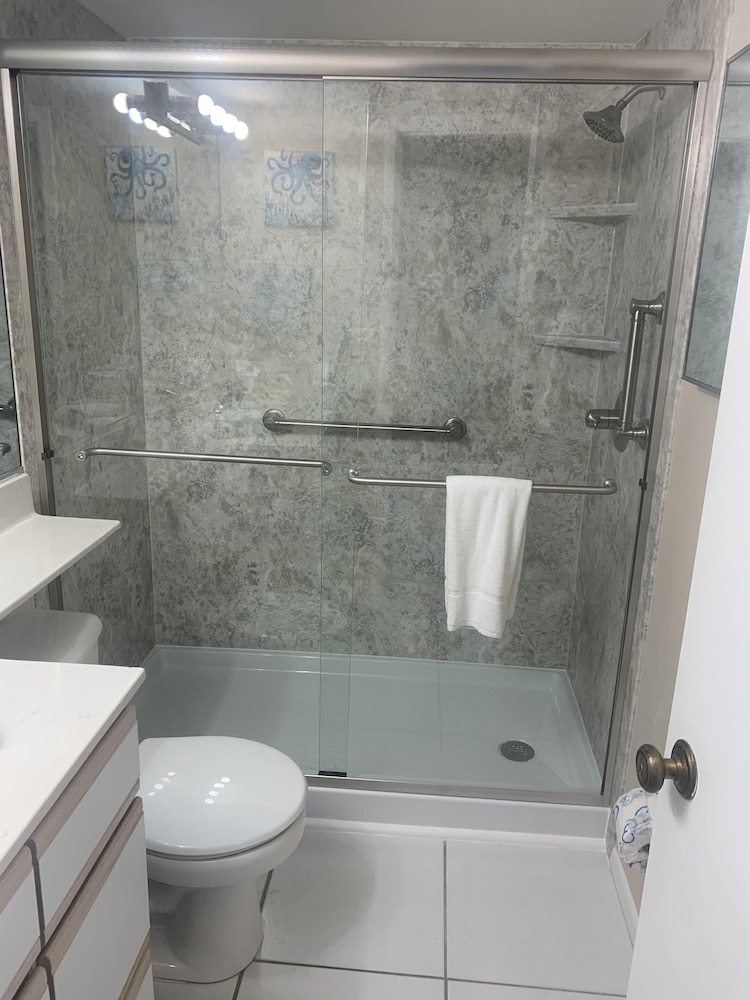 Anchorage Resort 3 Bedroom/3rd Floor Condo with Balcony 3 Condo