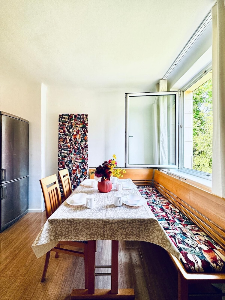 Cozy Garden Villa near Danube For 16P