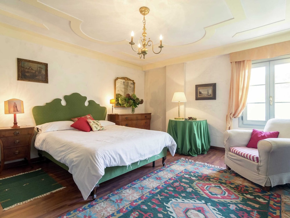 Villa in Venice With Private Pool & Park photo 2