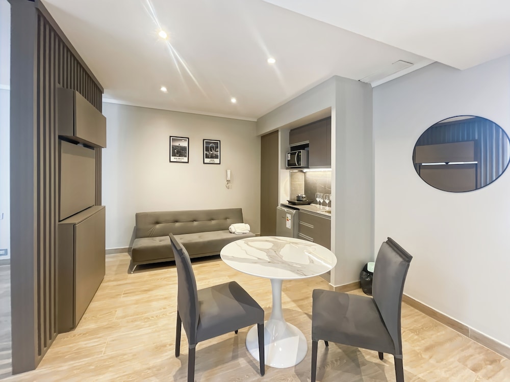Ayres Apart San Telmo U103