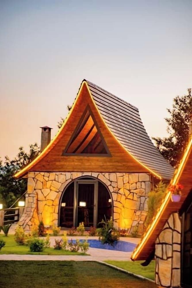 Tuta Bungalov view 2