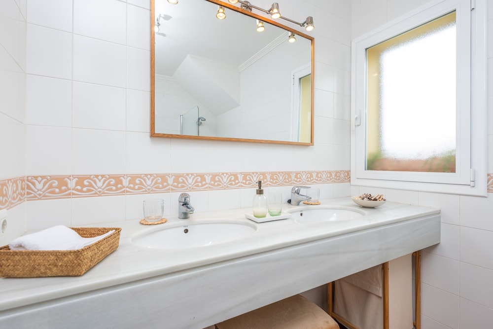 Xilvar in Mallorca With 3 Bedrooms and 2 Bathrooms