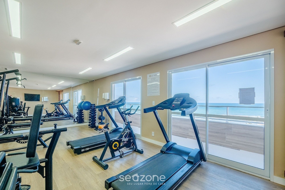Condo. w/ Pool and Gym 70 m From the Beach - SMA