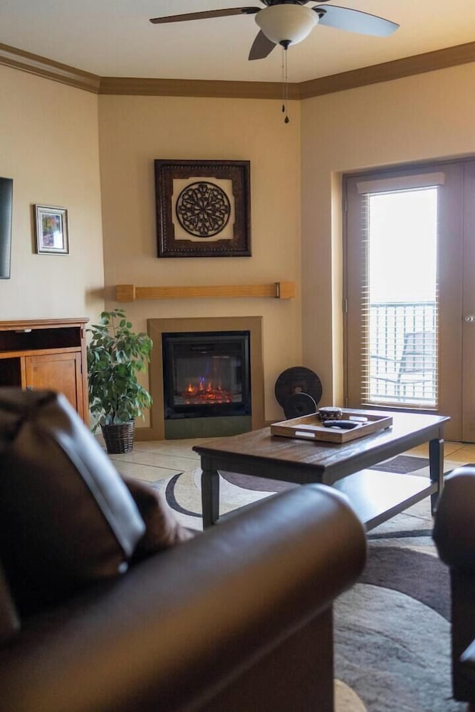 Mountain View Condo 1501