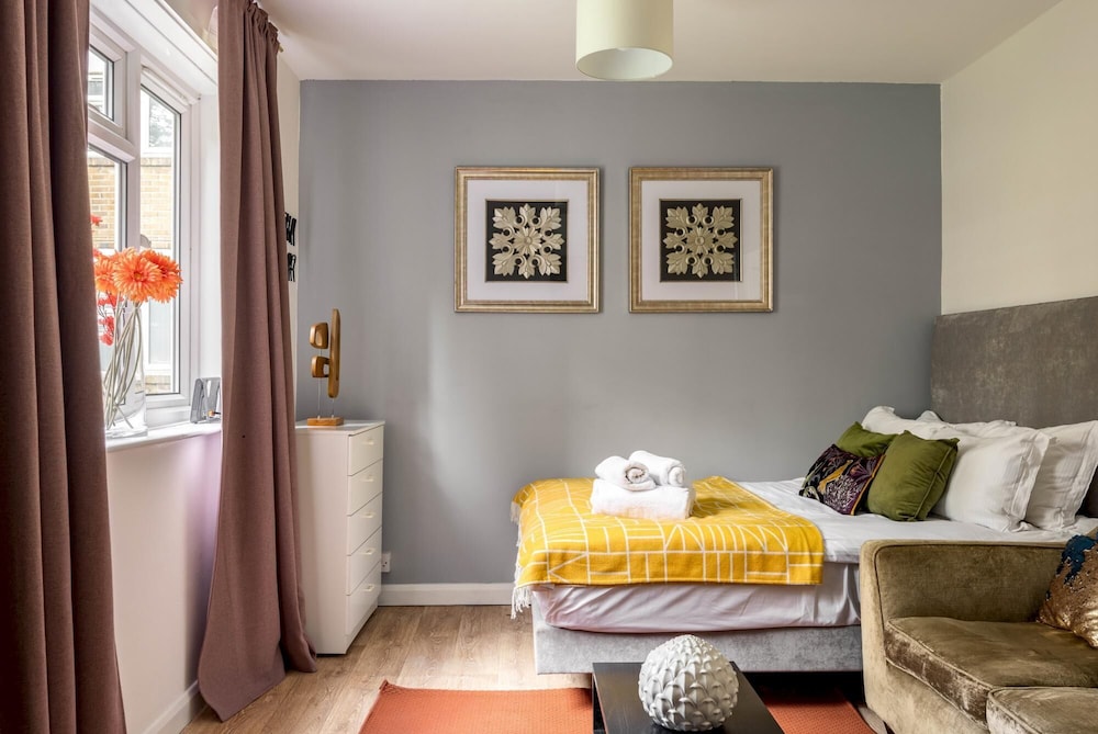 Beautiful 1 Bedroom Apartment With a Garden in Fulham