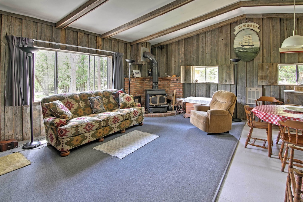 Rustic De Tour Village Cabin w/ Deck on Lake Huron