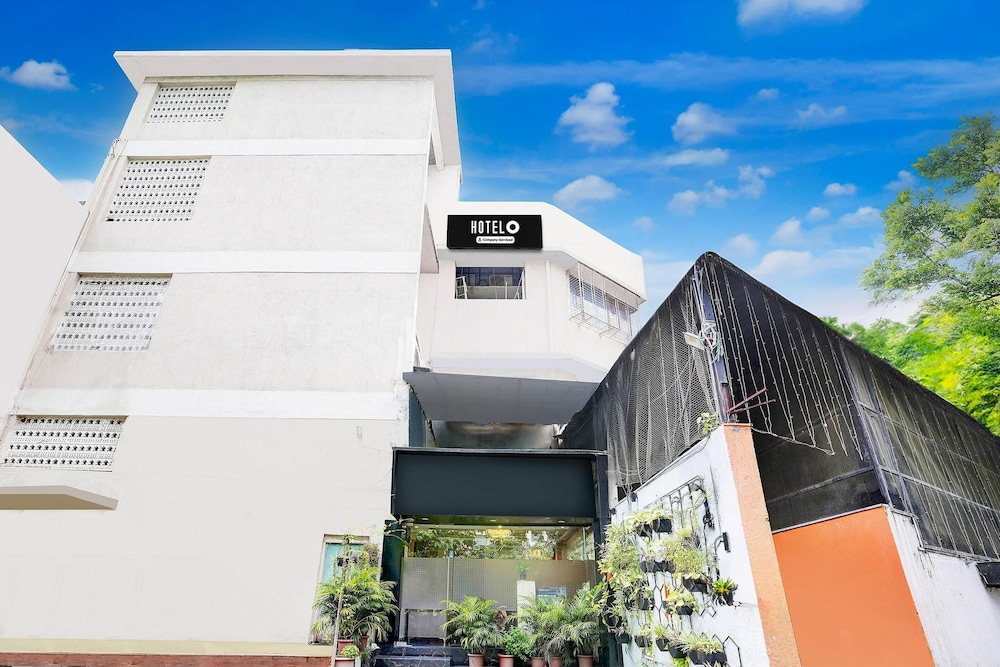 Pleasant Stays Near Powai Lake Mumbai