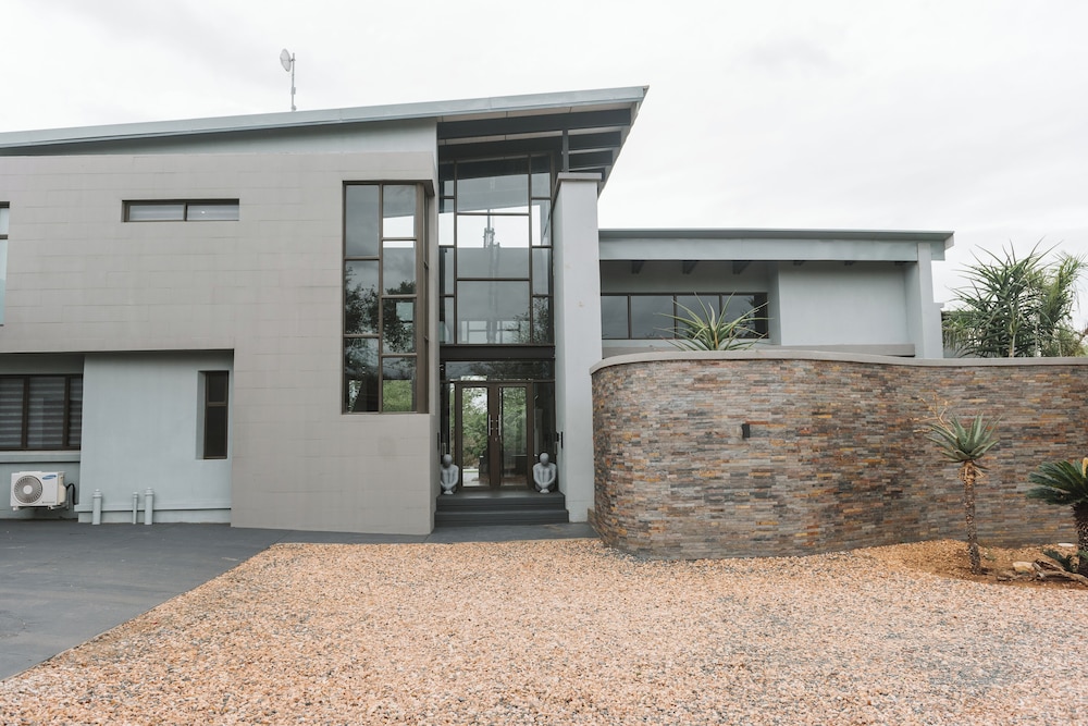 AM Villa Hoedspruit Wildlife Estate view 2