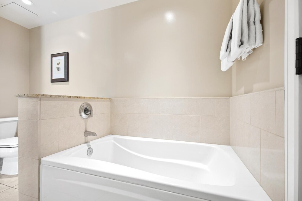 NEW KBM Resorts Free CAR Honua Kai Hokulani Ocean Glimpses 1-bedroom Condo, Breathtaking Views! Hkh-516