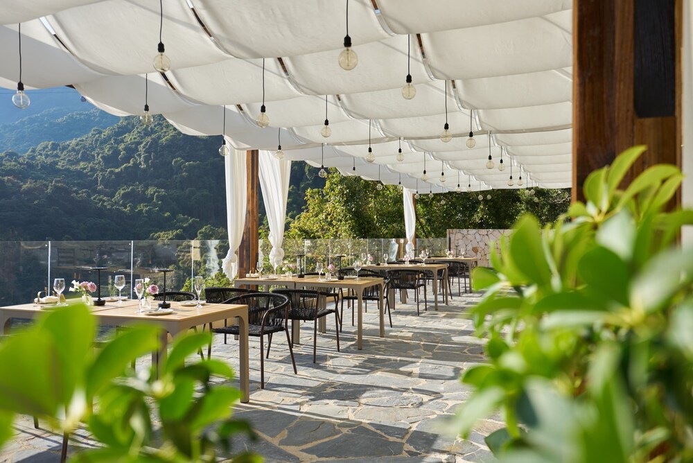 Miyue Shenzhen Tianlu Secret Wild Wizard Holiday Hotel