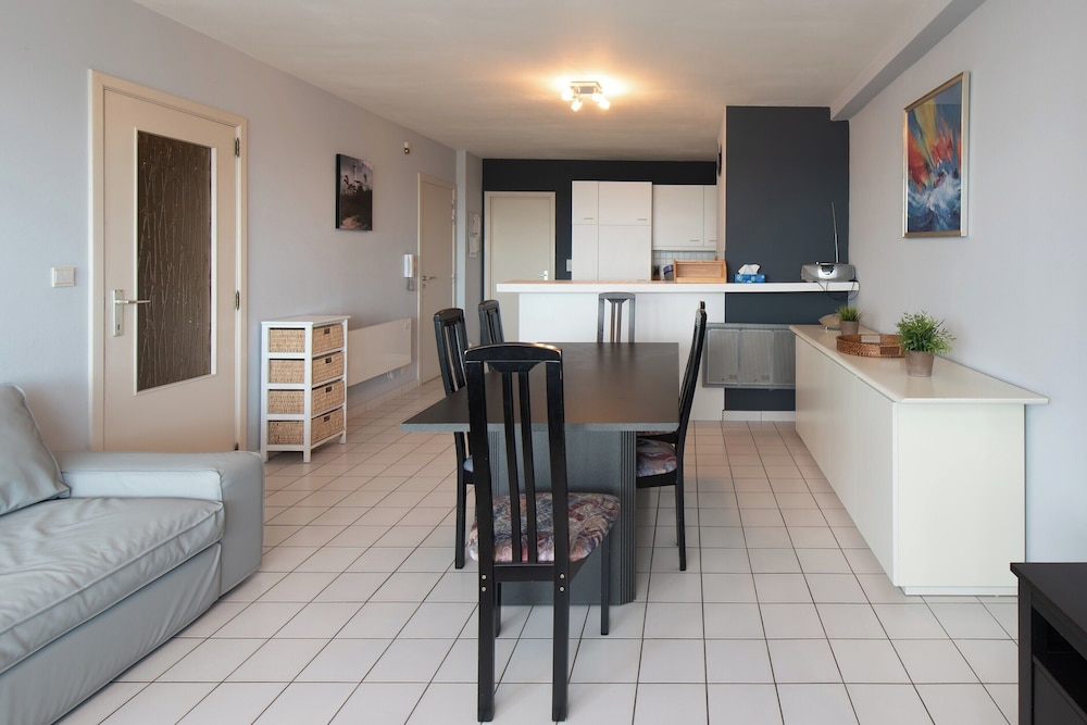 Apartment in Middelkerke Near the Beach