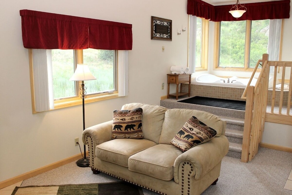 Sunnyside Knoll: 19 1 Bedroom Apts view 5