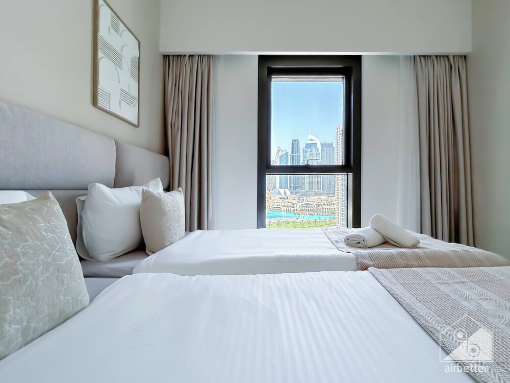 Exclusive Burj Crown 4b Balcony Burj Khalifa View