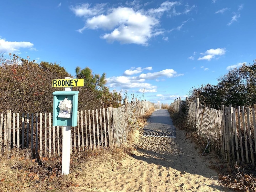 Rodney Avenue 3B