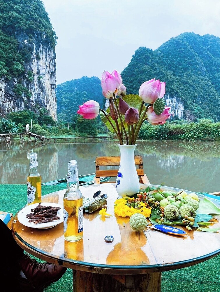 An Riverside Ecolodge