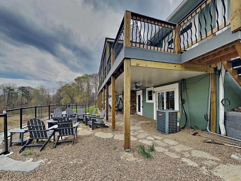 Sunset Cove by Jackson Mountain Rentals