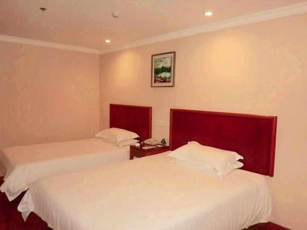 GreenTree Inn Nantong Tongzhou District Pingchao Bus Station Express Hotel