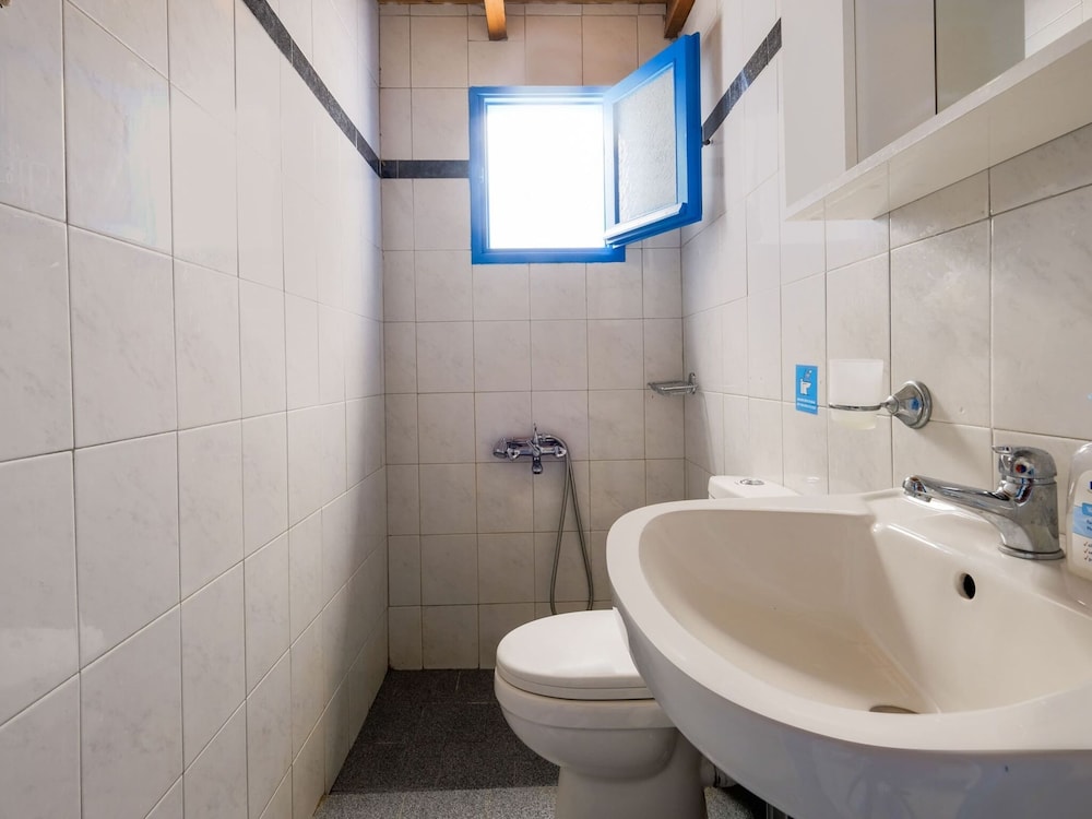 Elegant Holiday Home in Palaiochora near Beach view 3