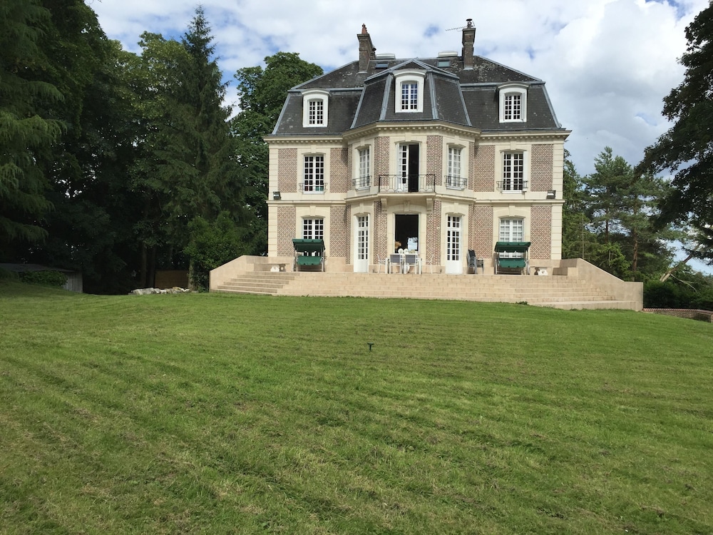 Château d'Avesnes Le Castelet