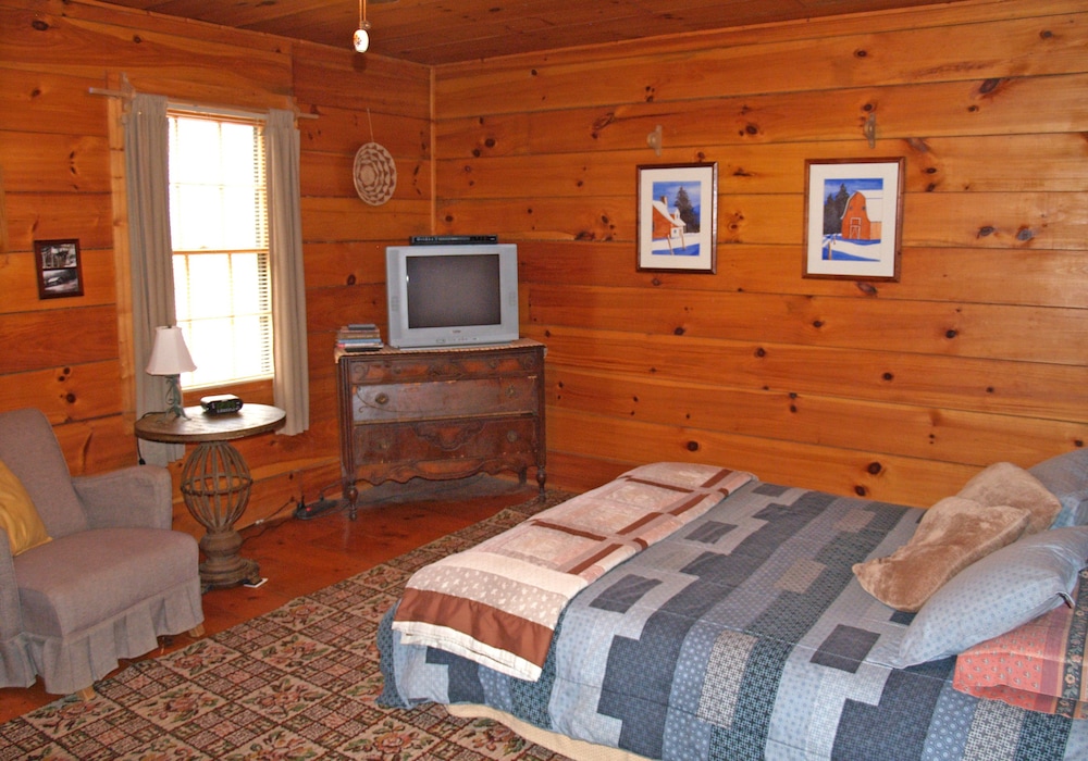 Henson Cove Place B&B with Cabin