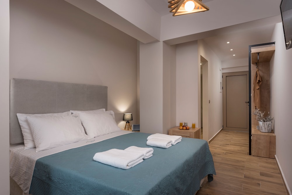 Aequor Luxury Rooms view 3