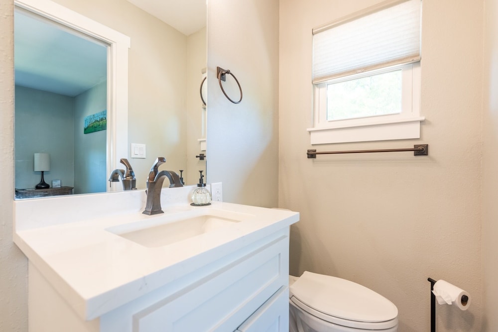Zander Haus 3 Bedroom Home by RedAwning