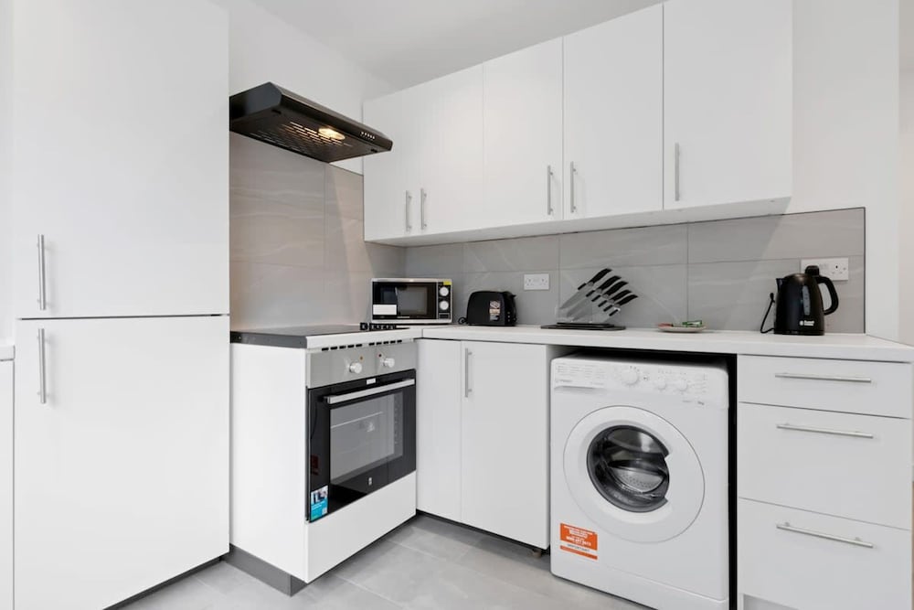 3bed House-free Parking