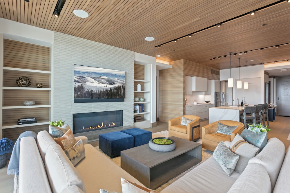 The Residences at The Tower-3 Bedroom Deluxe #6 3 Condo