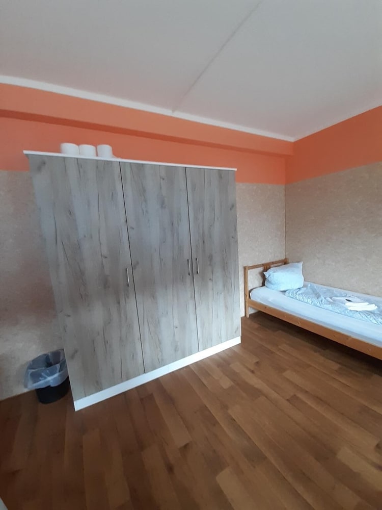 2-Rent Group Hostel Rooms&Apartments TUB19A