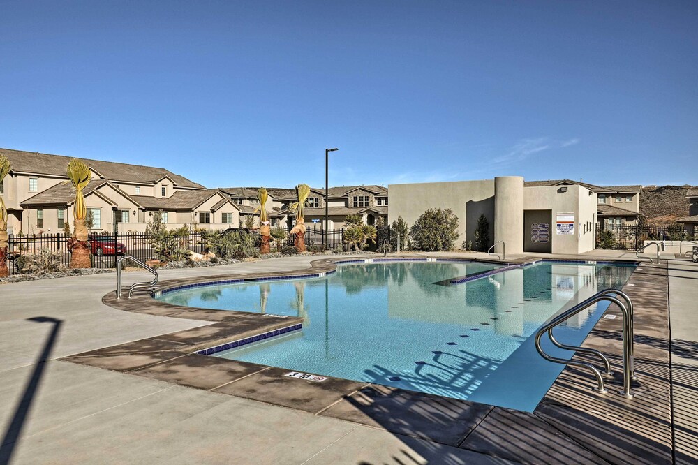 Modern Washington Townhome- 6 Mi From Red Cliffs! view 4