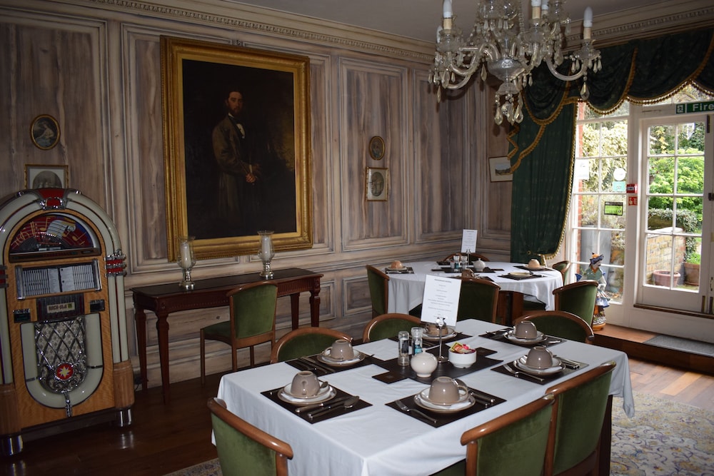 Harmondsworth Hall Guest House Heathrow