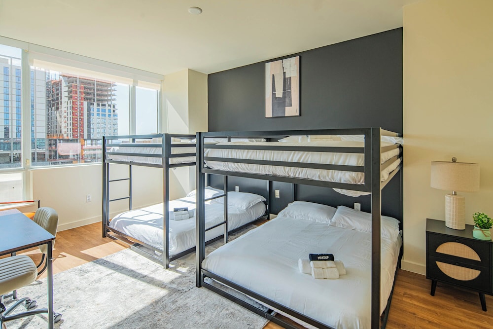ROVE LIVING/KL - 44 Monroe