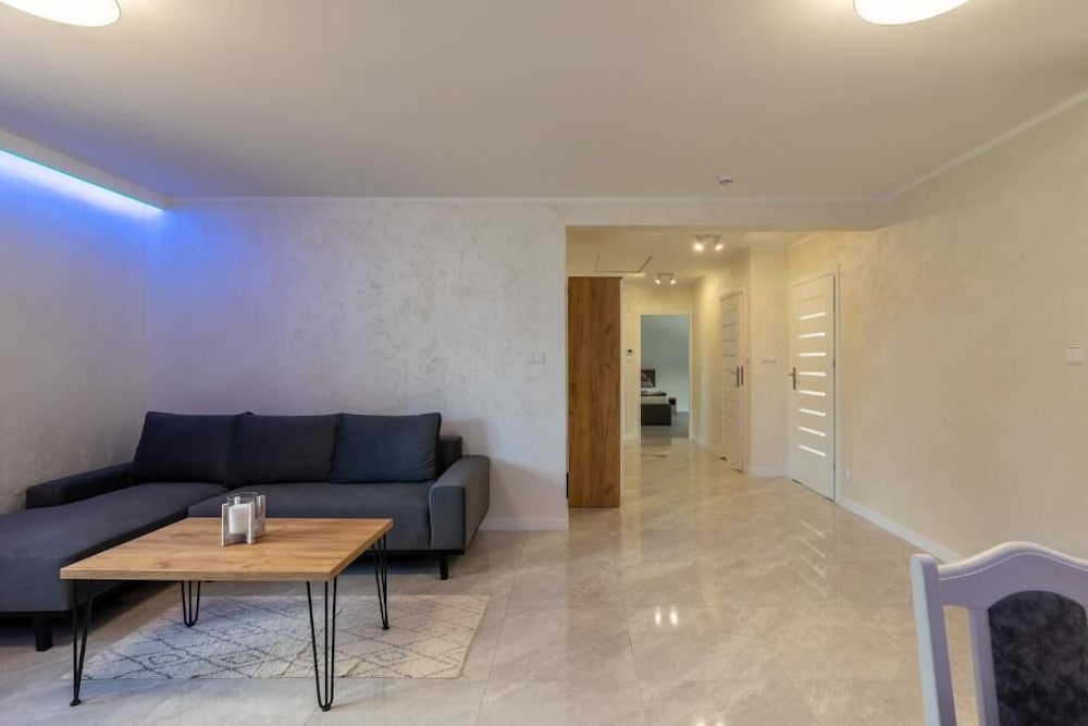 Apartamenty Max House