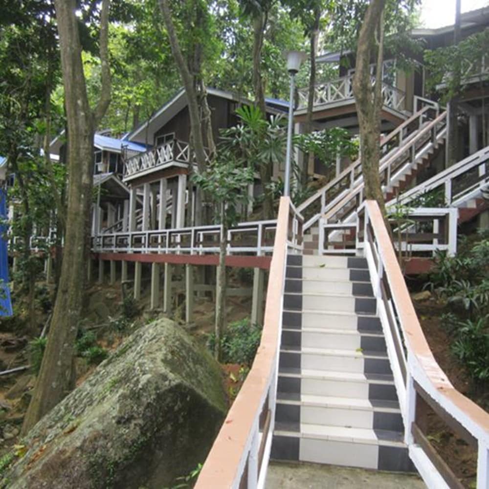 Coral View Island Resort