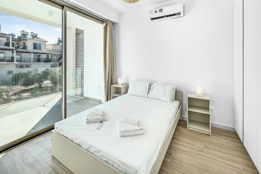 Azure Seaview Garnet Villa
