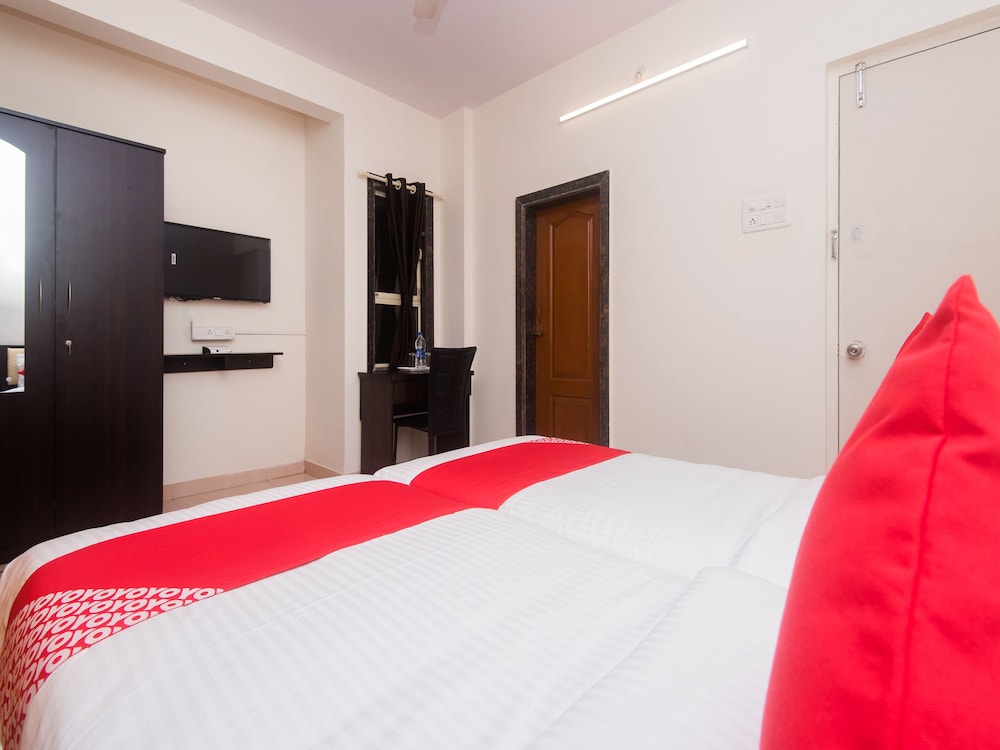 OYO 15119 Vista Service Apartment