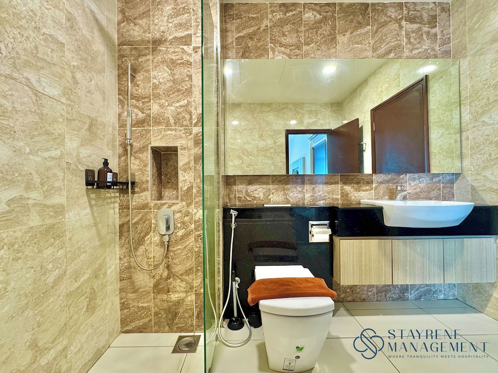 Paragon Suites CIQ By Stayrene