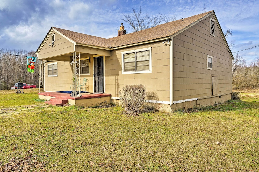 Oxford Vacations - Oxford Home on Private Land < 7 Mi to Dtwn! - Property Image 3