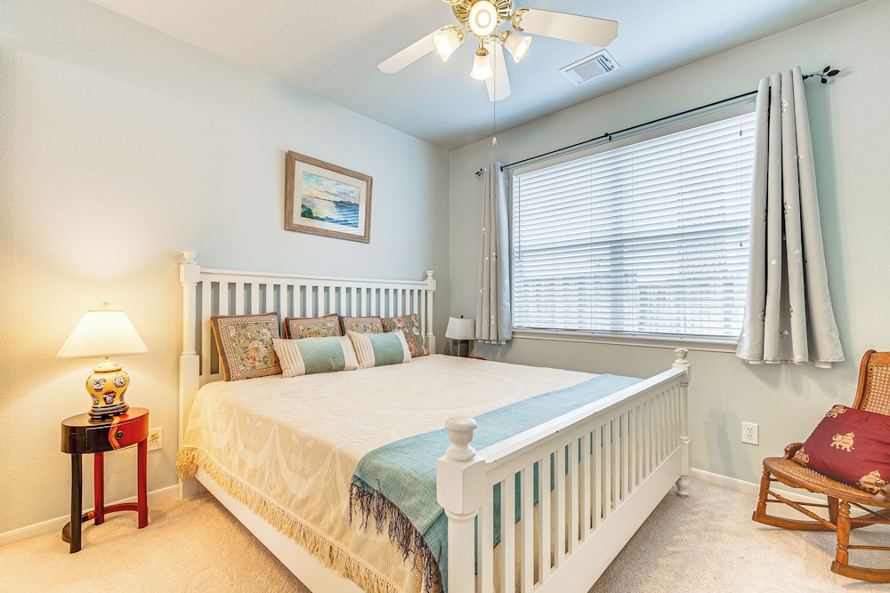 Hot Tub, Fire Pit: Retreat in The Woodlands!