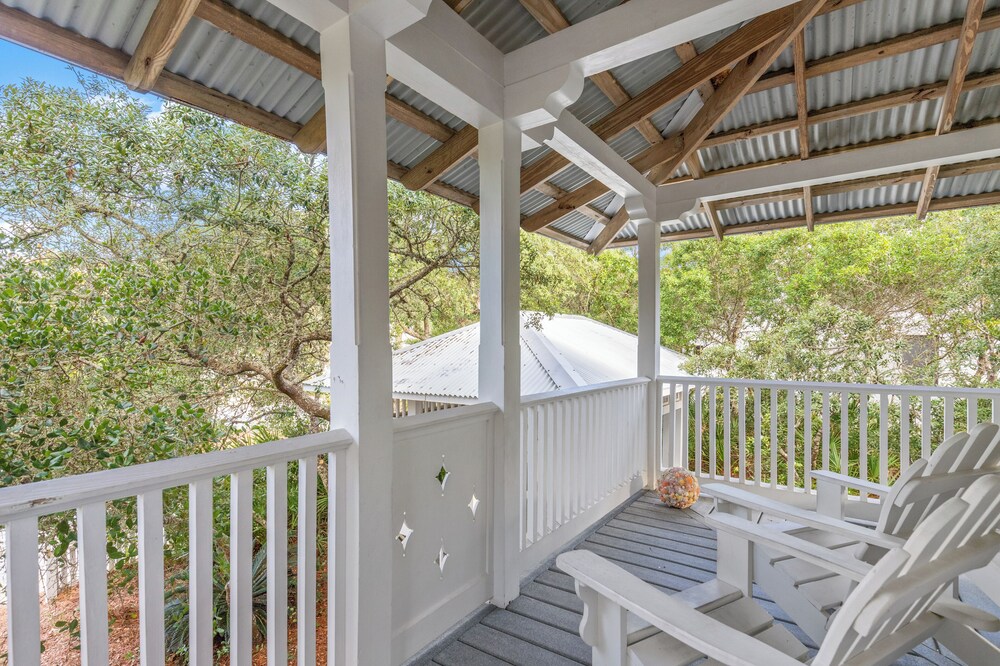 Seabatical! 3BR 2BA Coastal Retreat for 8 Relax, Unwind, and Recharge