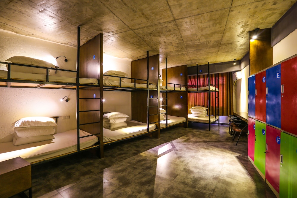Zhangjiajie Comma Travel Hotel