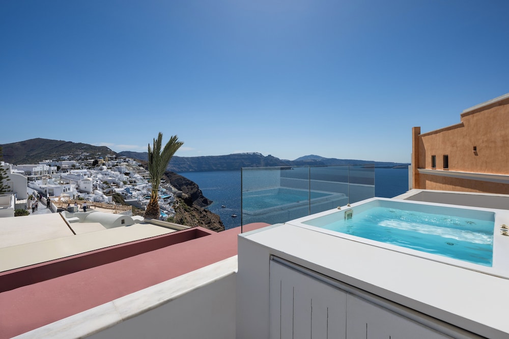 ArmonOia Suites