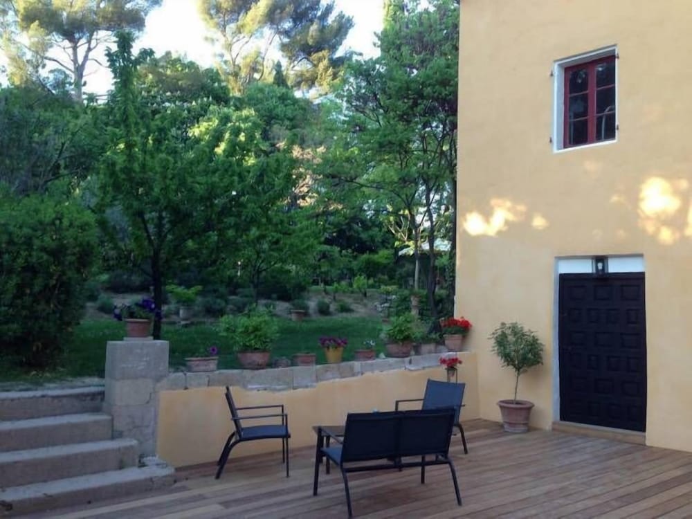 Villa Roumanille