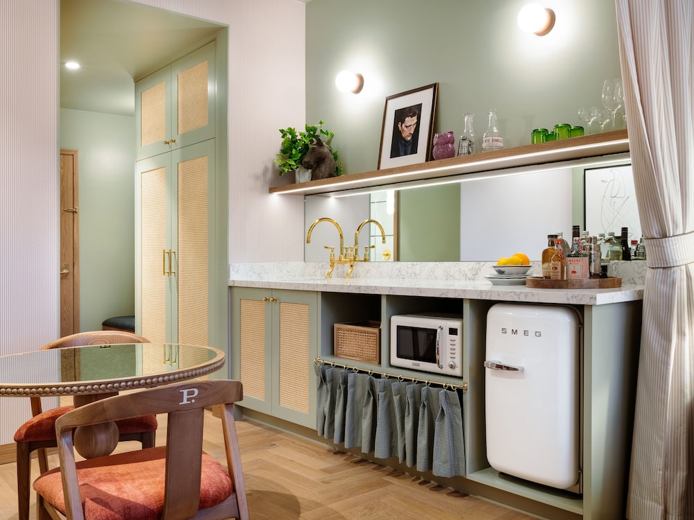 Palihouse Hyde Park Village 33