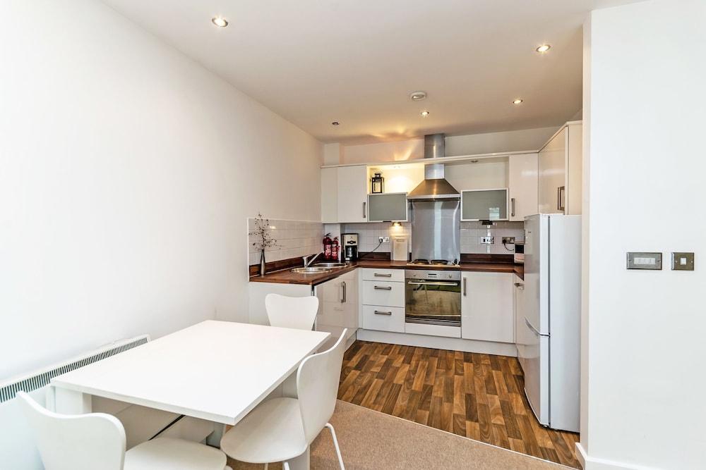 Racecourse Serviced Apartments